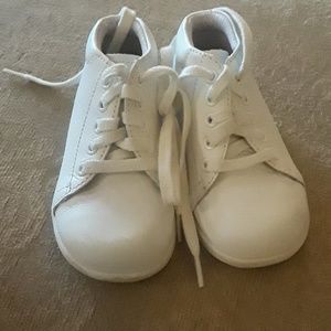 Stride rite white baby shoes